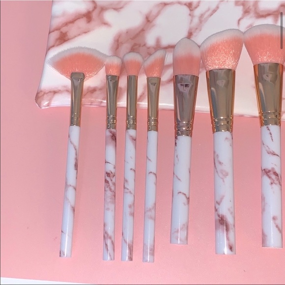FINAL PRICE DROP  🎉HP🎉 NEW! 12 Makeup Brush Set Marble Pink/White w/ Bag - Picture 8 of 12
